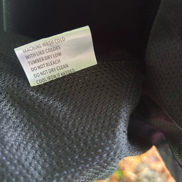 2 Golf outerwear that is a water repellent windbreaker pull over. navy & black. - Picture 5 of 13